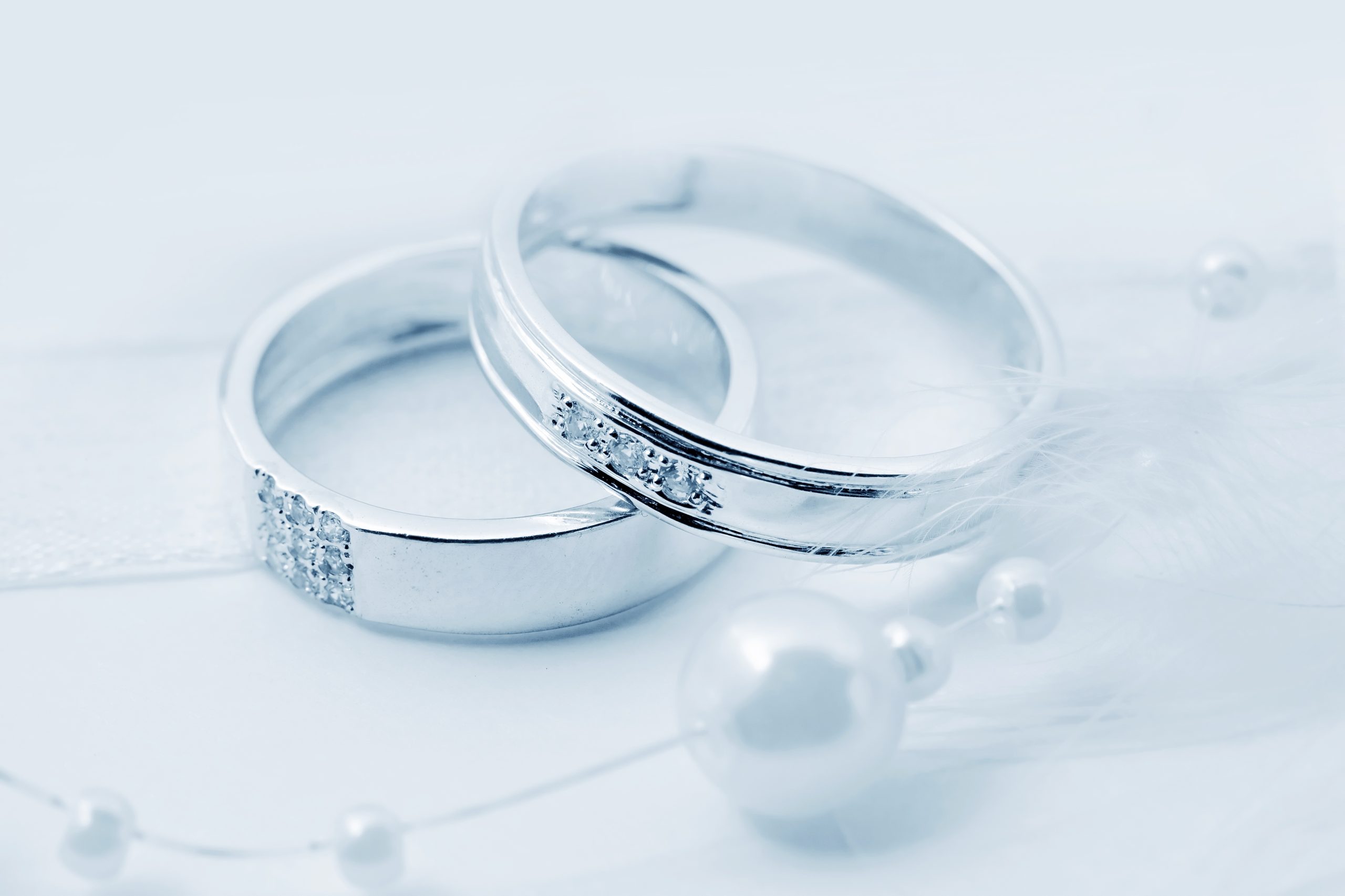 Questions to Ask Before Buying Your Wedding Rings in Chicago